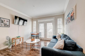 Houston NRG Stadium Apartment with Pool and Free Parking